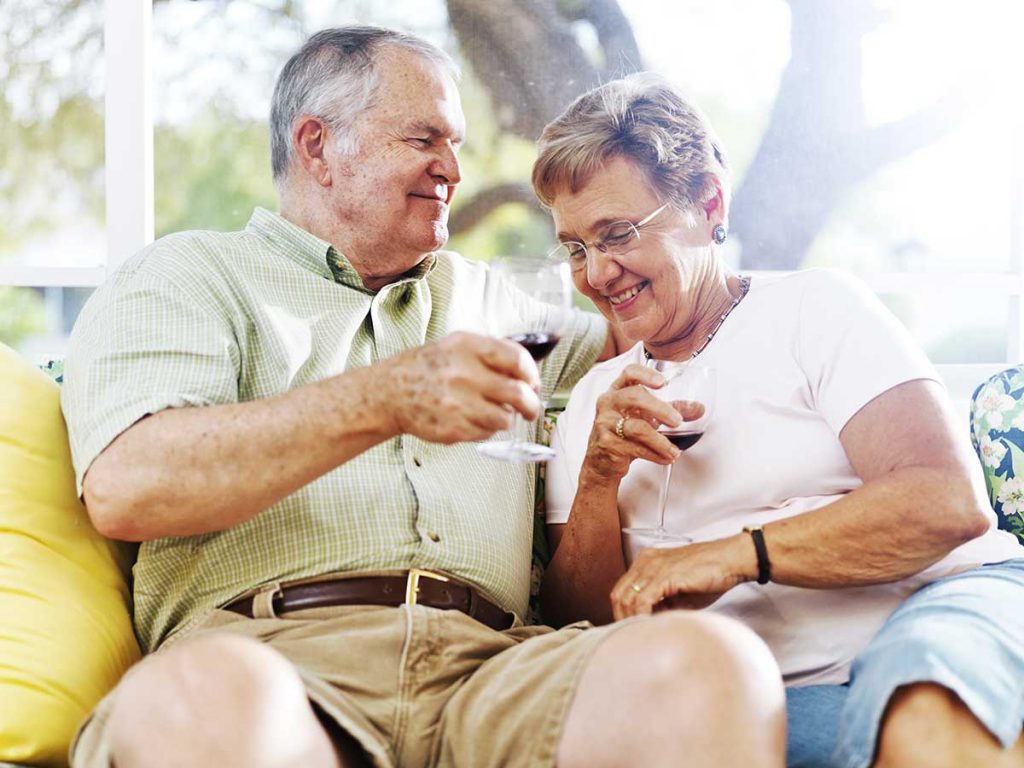 Lake Howard Heights | Senior couple drinking wine