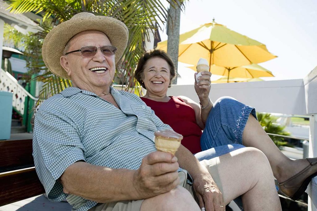 Lake Howard Heights | Senior couple eating ice cream outdoors