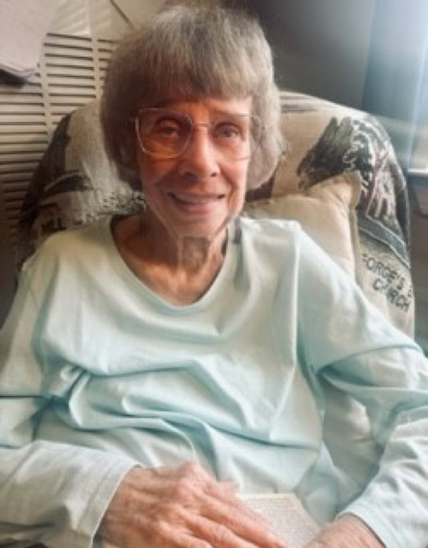 Linda Kennedy Resident of the Month June 2023 Legacy Reserve Old Town