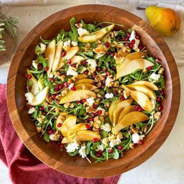 Pear and arugula salad