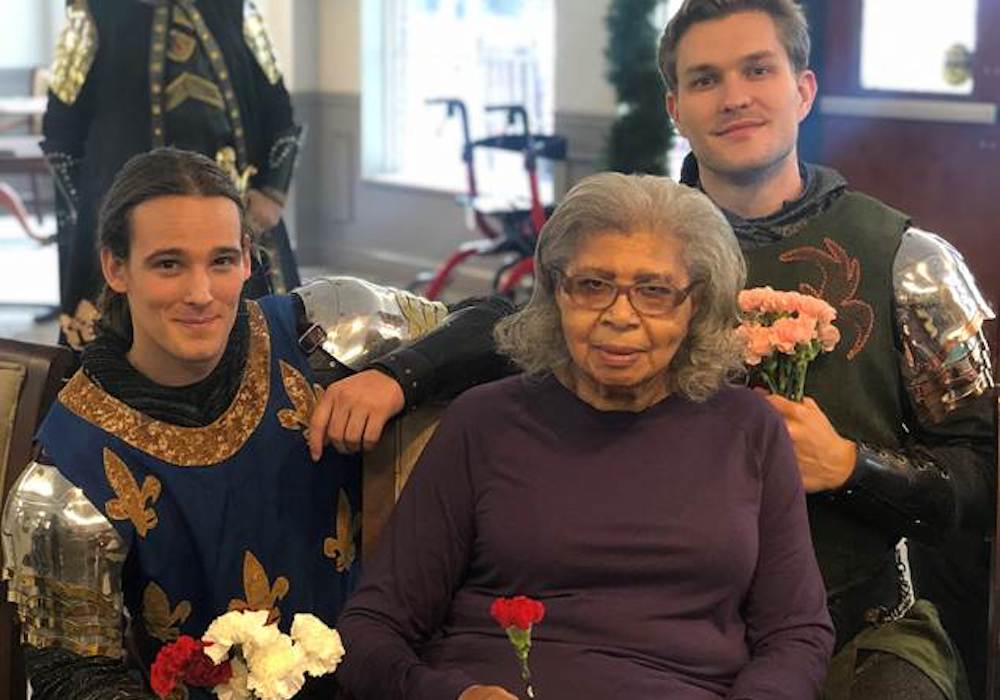 Legacy Ridge at Sweetwater Creek elder woman with performers in Lithia Springs, GA