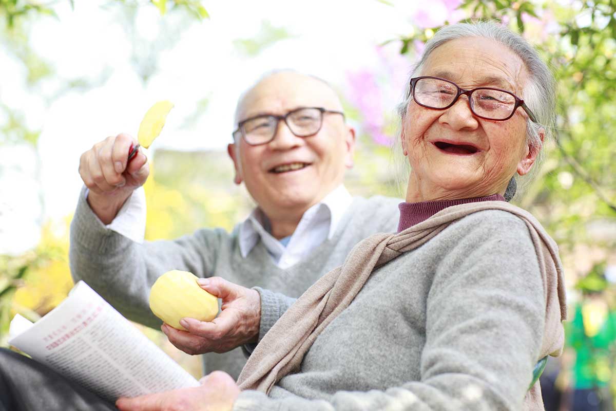 Legacy at Savannah Quarters | Senior Couple Laughing