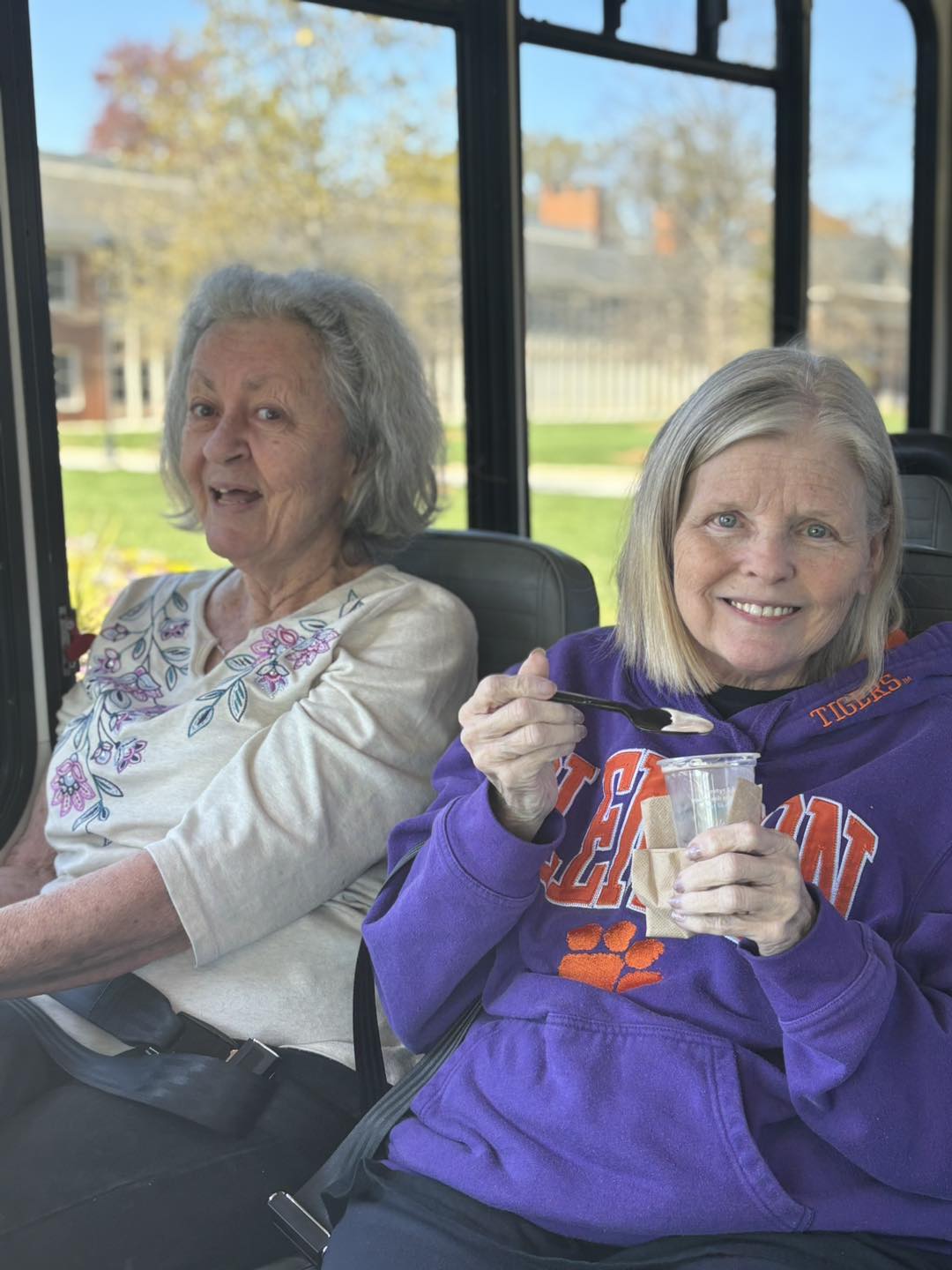All-Inclusive Senior Living vs. Nursing Homes: Which is Best for Your Loved One?