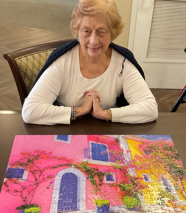 Lady in Memory Care in a Senior Living Community