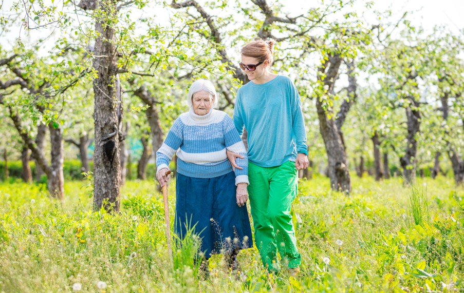 When Is Living Alone No Longer Safe? Signs to Watch For in Aging Loved Ones