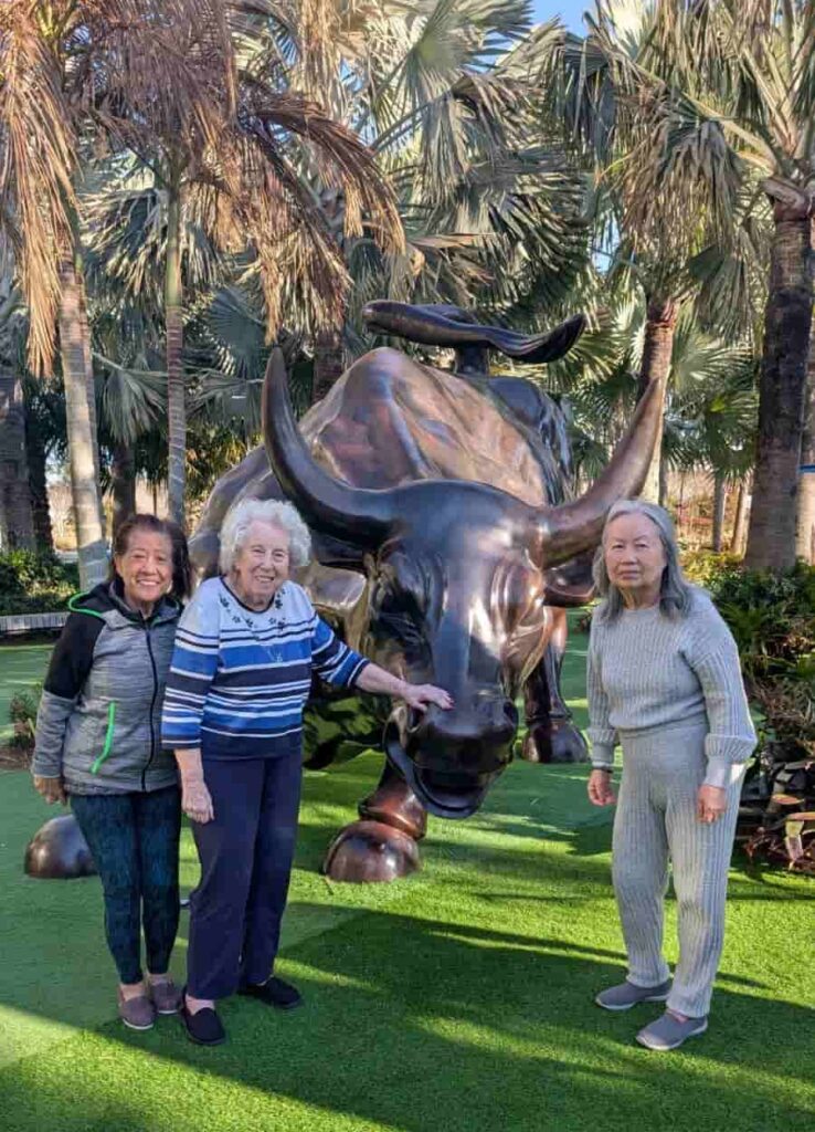 10 Smart Tips to Help Your Loved One Feel at Home in a Senior Living Community