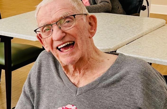 10 Smart Tips to Help Your Loved One Feel at Home in a Senior Living Community