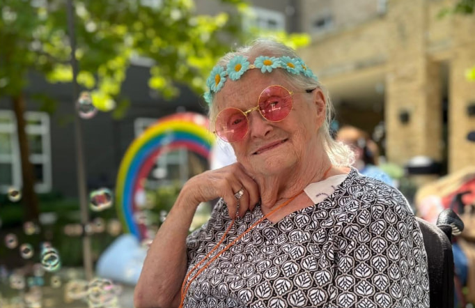Older adult enjoying an outdoor activity in an Assisted Living community | Tribute at One Loudoun