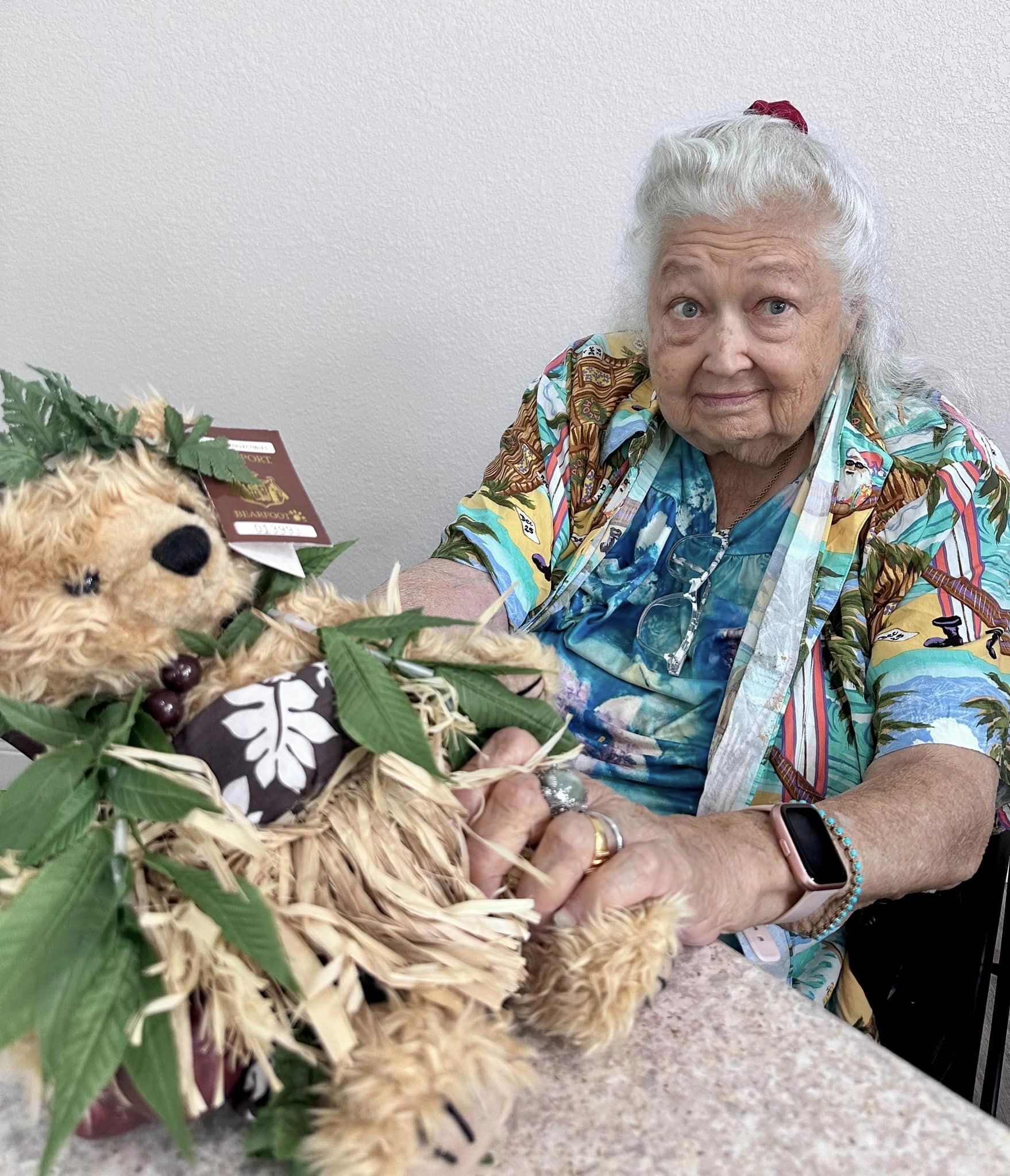 Aloha! St. Petersburg Seniors Embrace The Hawaiian Spirit with Crafts and Exploration